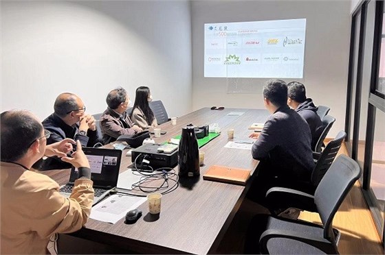 艾思捷歡迎西門子醫(yī)療器械有限公司來廠區(qū)進(jìn)行合作考察 (2).jpg 艾思捷歡迎西門子醫(yī)療器械有限公司來廠區(qū)進(jìn)行合作考察 (2).jpg